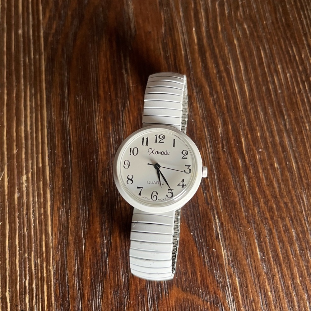 Xianou Silver Women's Quartz Watch